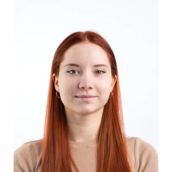 Biometrisches Passfoto Frau – gesetzeskonform
vom zertifizierten Fotostudio 